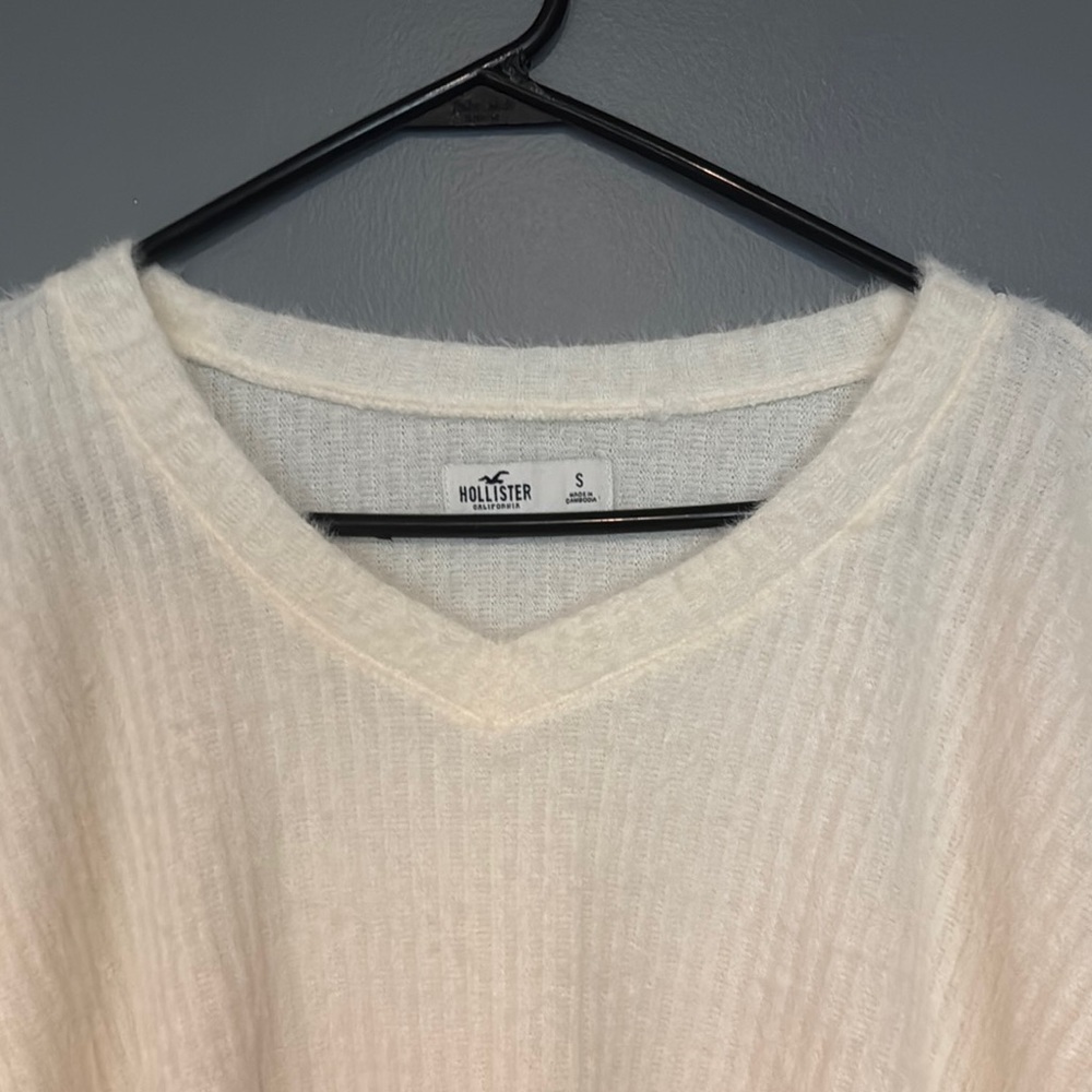 Hollister Cream Cropped Ribbed Sweatshirt - Picture 3 of 5